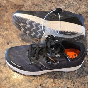 Saucony Size 3 NEW Black and Blue Boy's Sneakers
